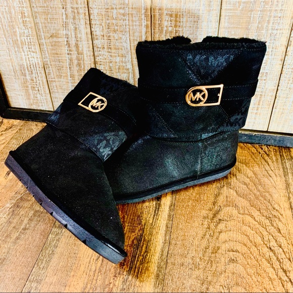 michael kors fur lined boots
